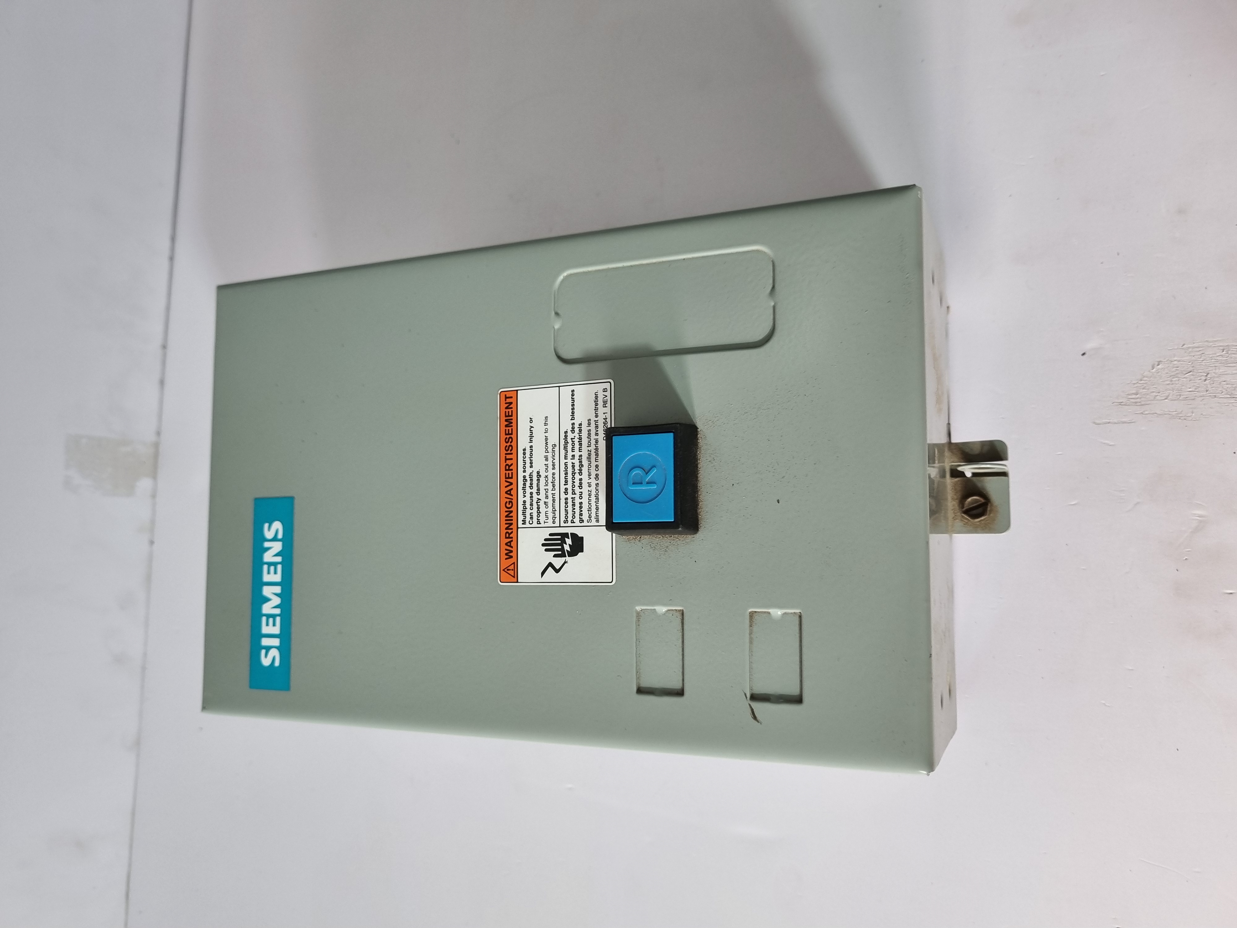 Siemens 14CUD32BC Enclosed Motor Starter Assembly with ESP200 Overload Relay