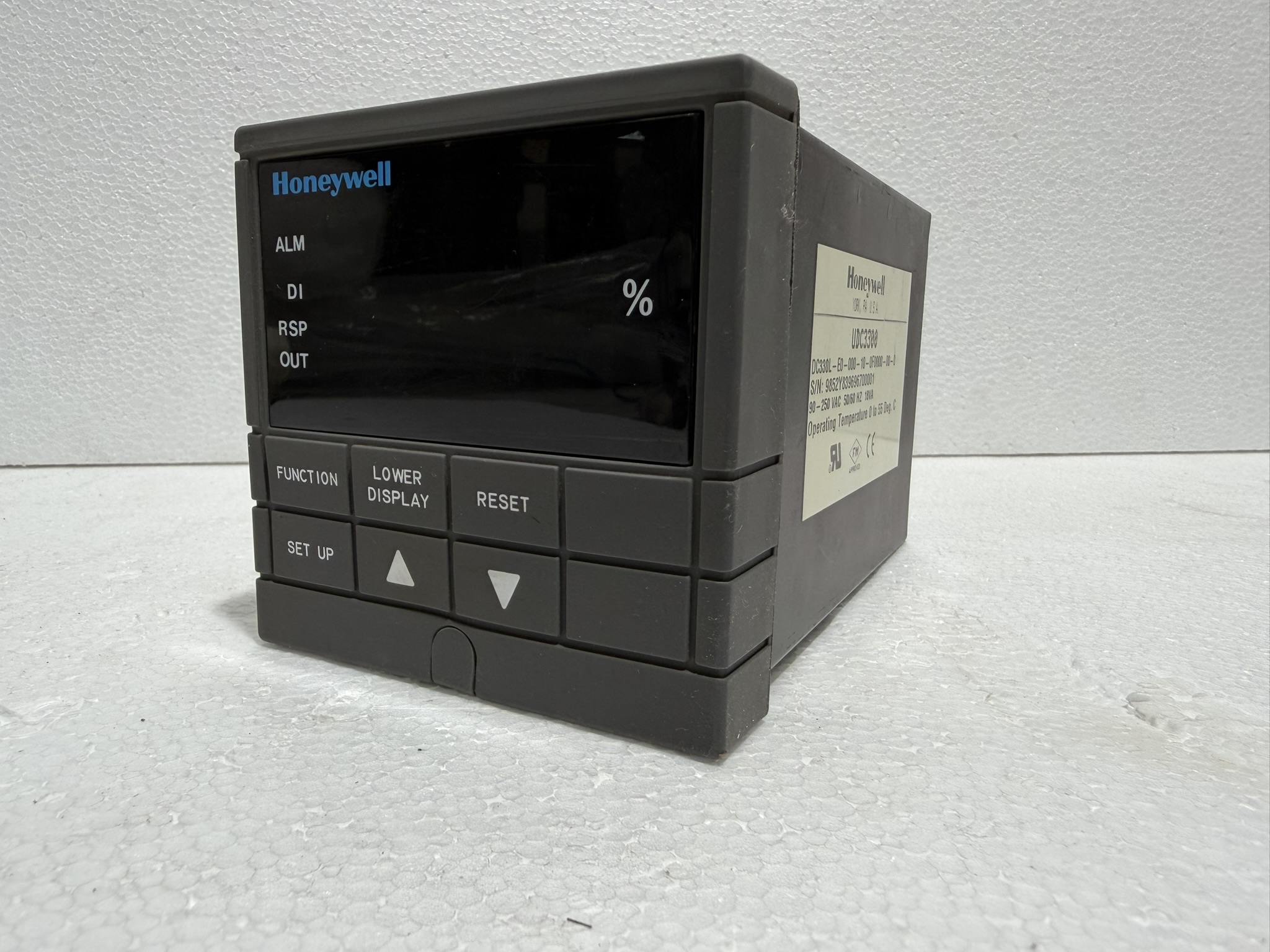 Honeywell UDC3300 Digital Process Controller